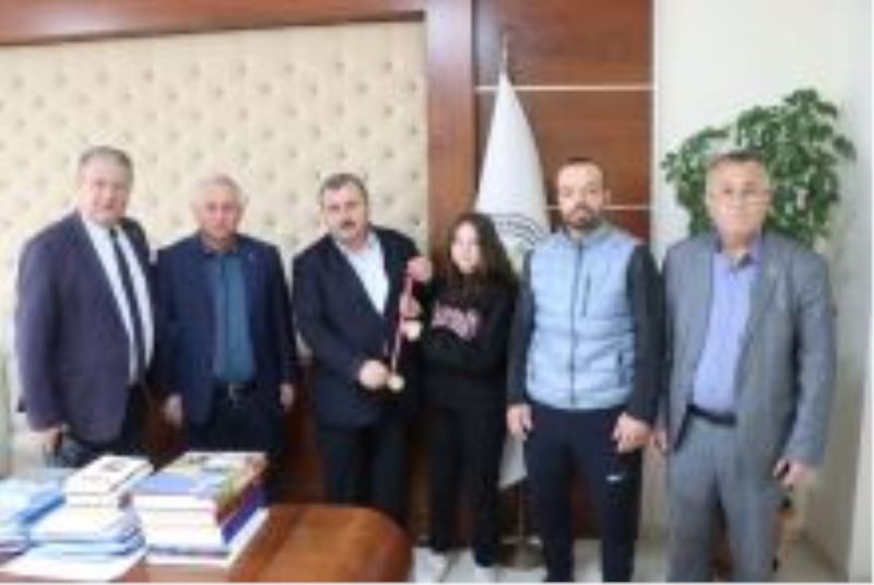 Sen Şampiyonsun Ebrar,Tebrikler,Gurur Duyduk