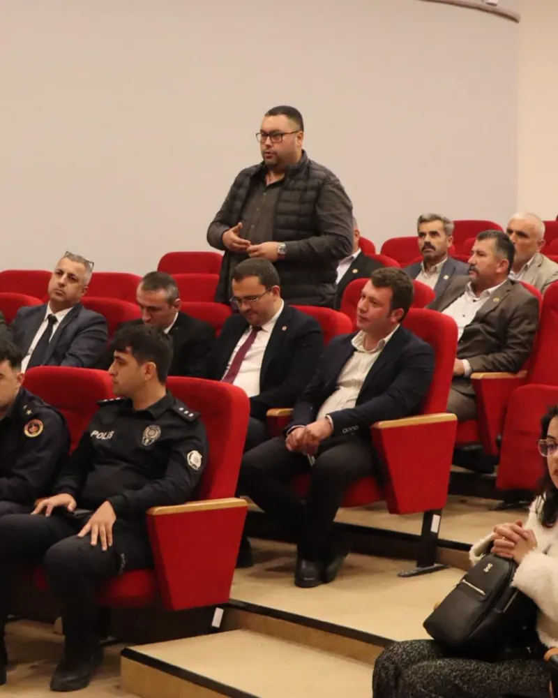 Kaymakam Ahmet Erdoğdu ve Belediye Başkanı Kadir Yazgan muhtarları dinledi