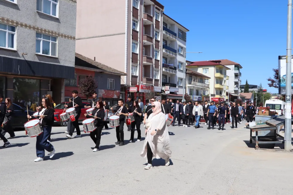 Kaynarca da 19 Mayıs Kutlamaları  Gençlik Yürüyüşü ile Başladı 