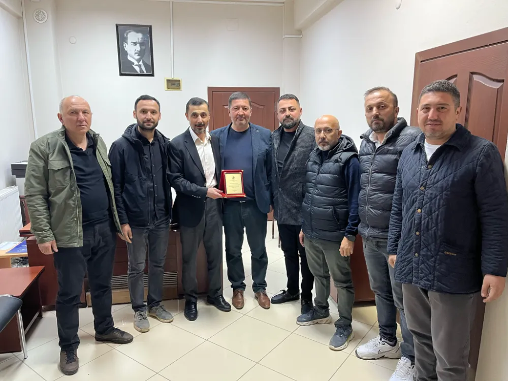 Yılların Emektarı İsmail Turan Esnaf Odası Başkanlığından Emekli Oldu