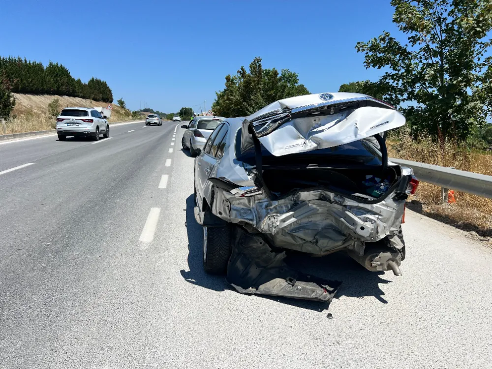 Kaynarca yolu Balcılar mah mevki Trafik  kazası 3 yaralı
