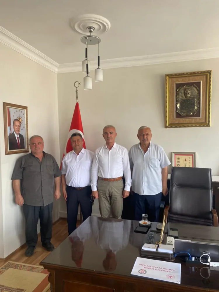 Kaynarca Cumhuriyet Halk Partisi İlçe Başkanı CEYLAN , Kaymakam ERDOĞDU yu Makamında Ziyaret Etti