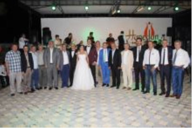 İşadamı Hayrettin Değirmenci, kızını  muhteşem bir düğünle evlendirdi
