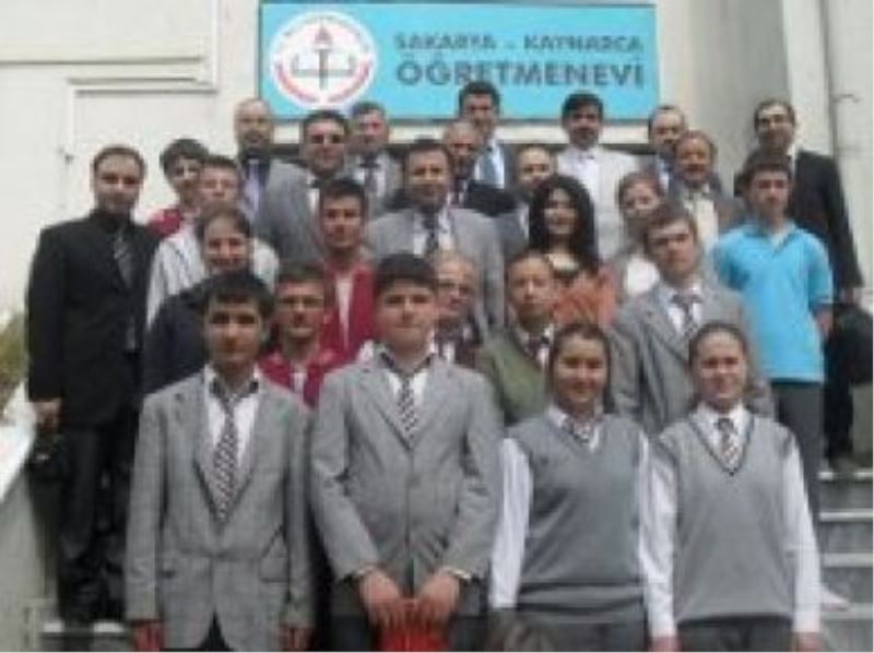 KAYNARCA İMAM HATİP LİSESİ İLÇE ŞAMPİYONU OLDU